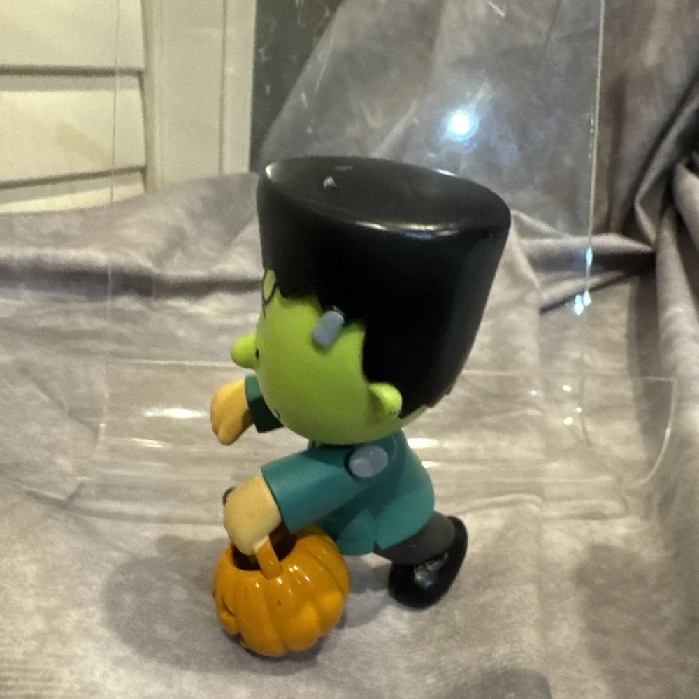 Peanuts‎ Halloween Pumpkin Frankenstein Charlie Brown Figure 3